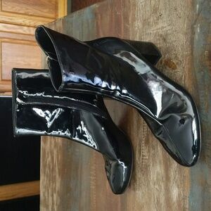 Urban Outfitters Y2K Alana Black Patent Leather Boots - Women's 9